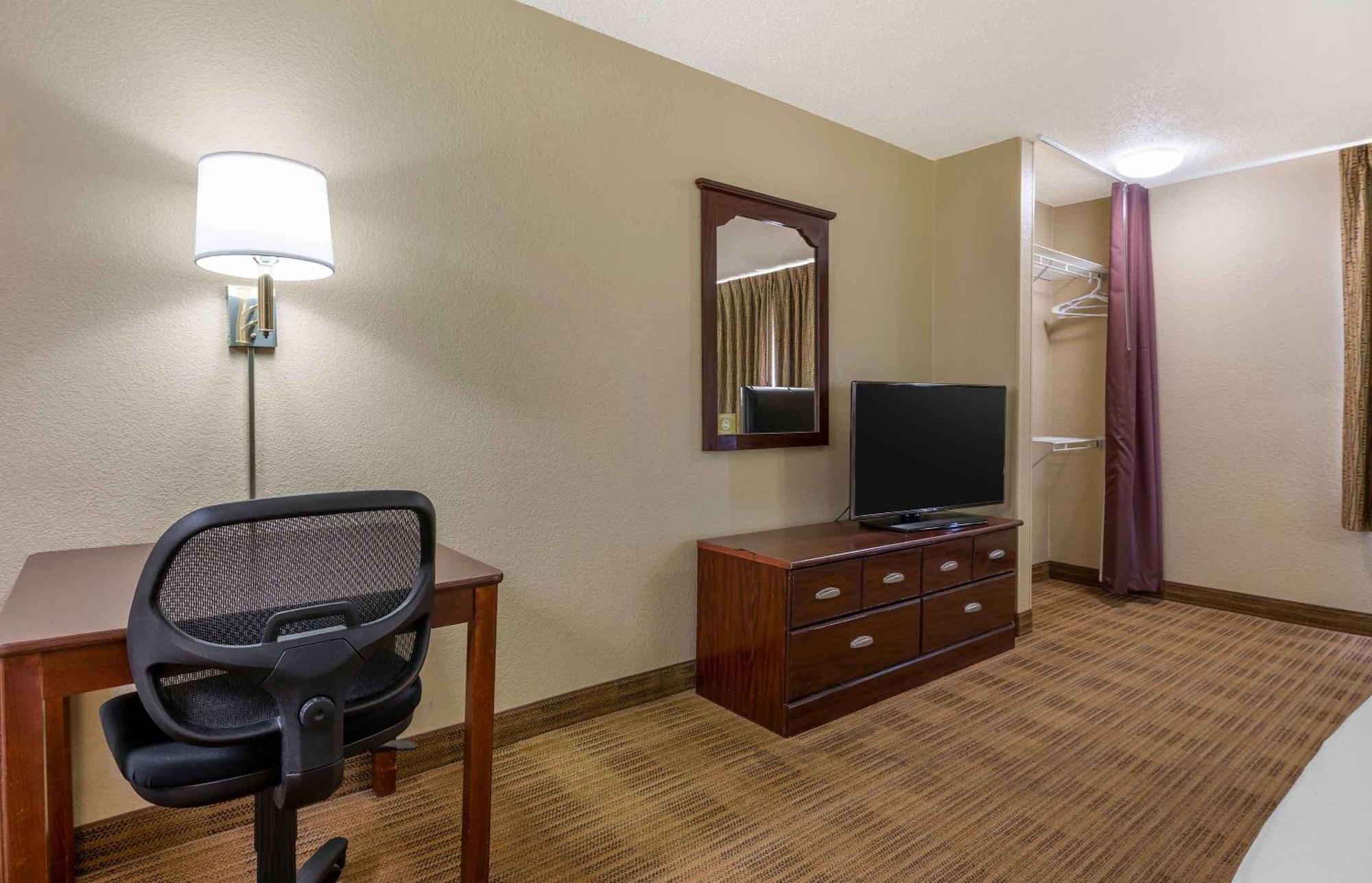 Extended Stay America Suites - Champaign - Urbana Екстер'єр фото